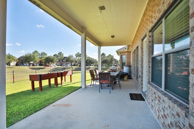 Building Photo - 23310 Parkway Lakes Ln