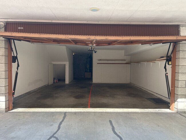 Building Photo - Most Desirable North Alhambra Condo Right Across from City Hall and Walking to Alhambra HS