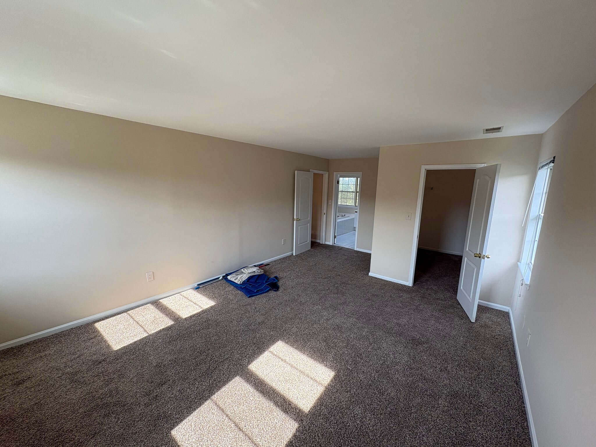 Building Photo - 7 Timber Ridge Dr