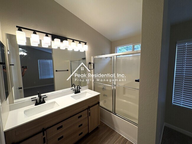Building Photo - 10846 Basie Way