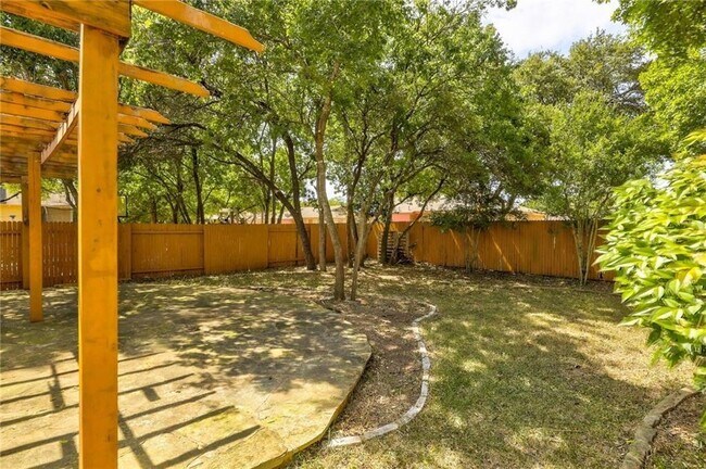 Building Photo - 2125 Amur Dr
