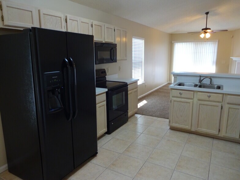 Building Photo - 7578 Fawn Lake Dr N