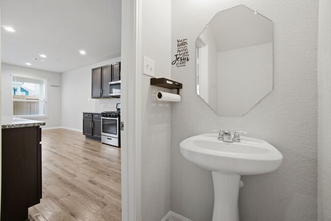 Building Photo - 22210 Great Royal Ln