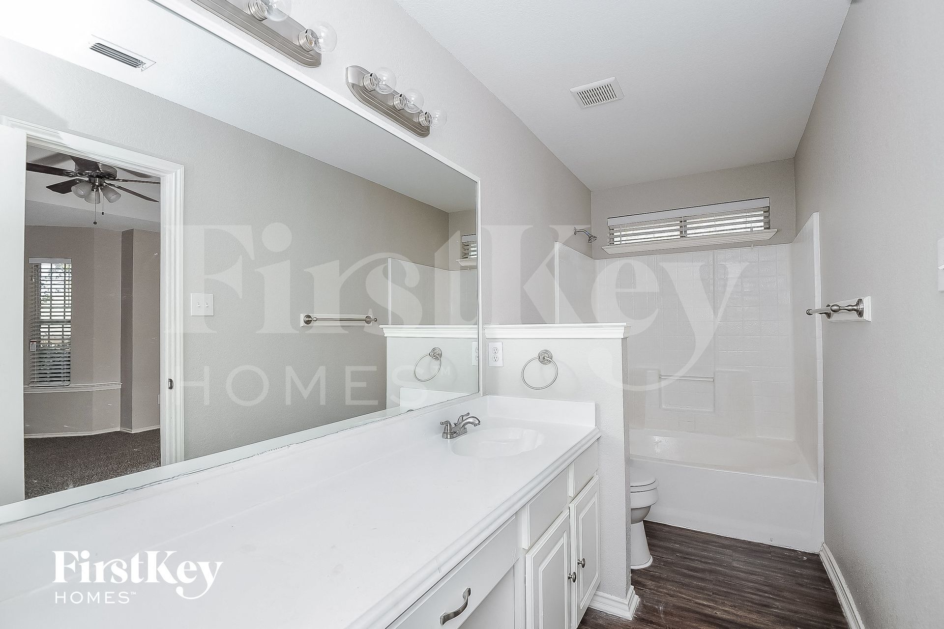 Building Photo - 2508 Esquire Dr