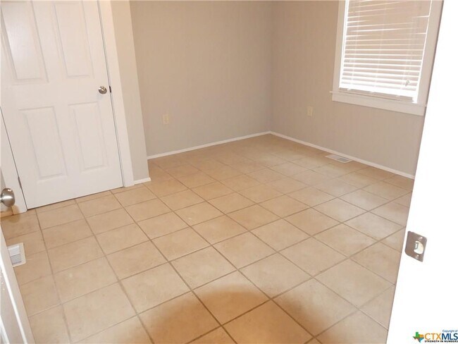Building Photo - 1144 Canyon Bend