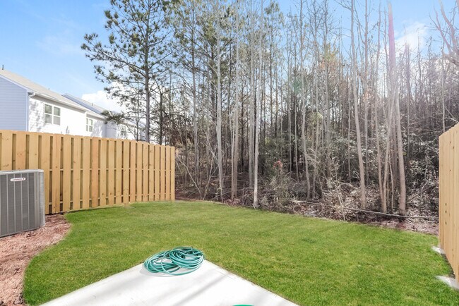 Building Photo - Fantastic 3bd/2.5ba home! Coming soon!