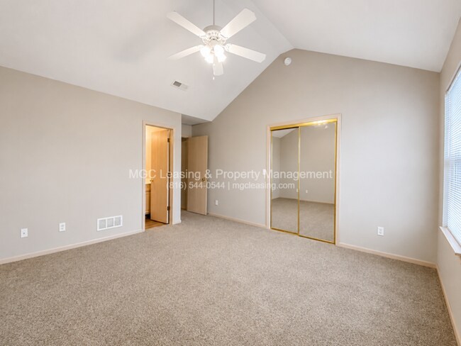 Building Photo - South Garden Townhomes