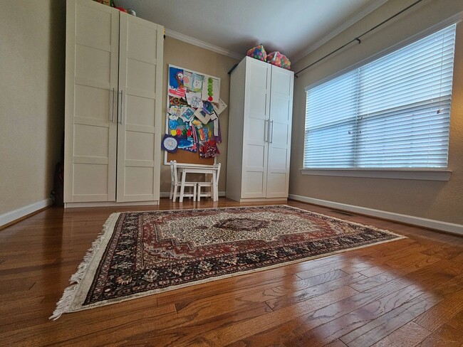 Building Photo - GRASSFIELD - Lauren's Cove