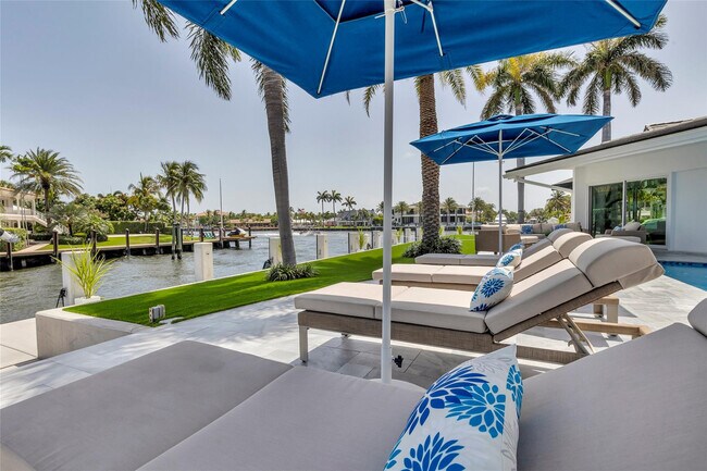 Building Photo - 3108 NE 42nd Ct