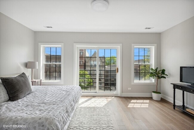 Building Photo - 4824 S Champlain Ave