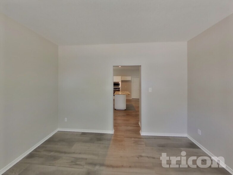 Building Photo - 8401 Manchester Dr