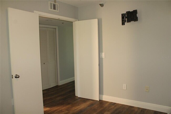 Building Photo - 4410 Fairways Blvd