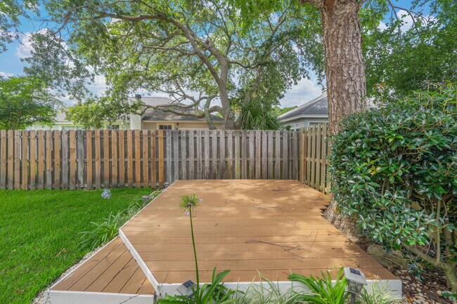 Building Photo - 107 Bay Tree Dr