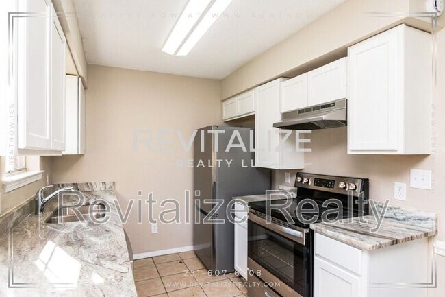 Building Photo - 1066 Bernice Hudson Dr