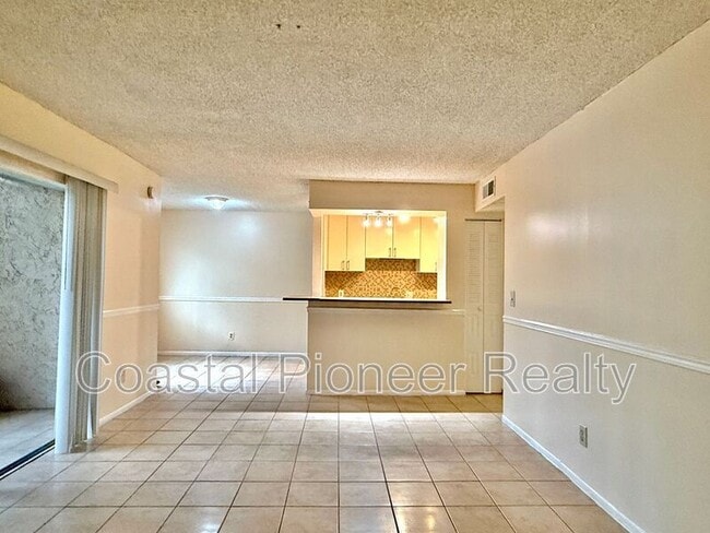 Building Photo - 5502 Pokeweed Ct