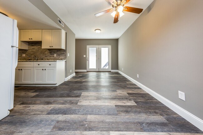 Building Photo - Southview Plaza Townhomes