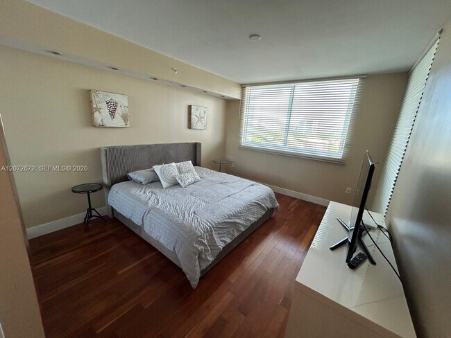Building Photo - 19400 Turnberry Way