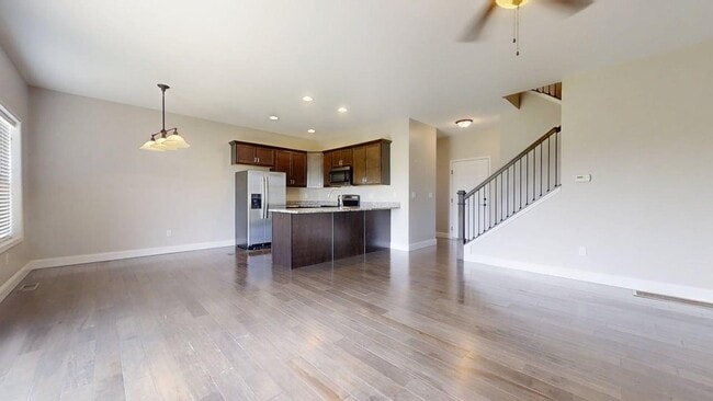 Building Photo - 802 Sedgegrass Dr