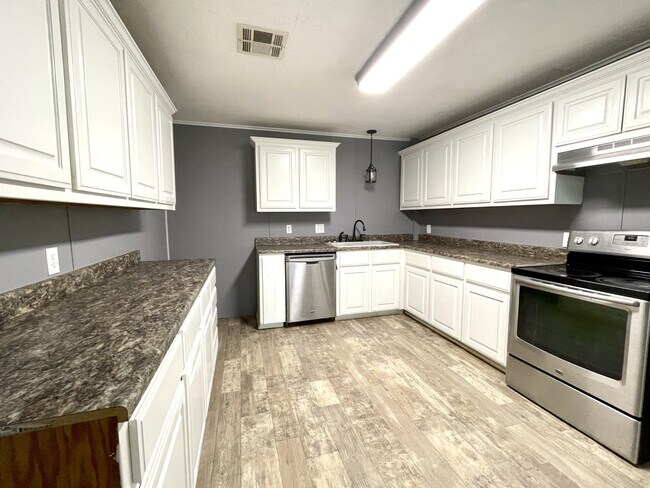 Building Photo - 289 Red Cedar Rd