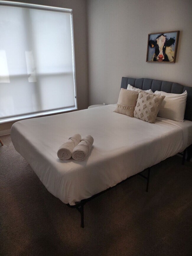 Building Photo - 4415 Lincoln Way