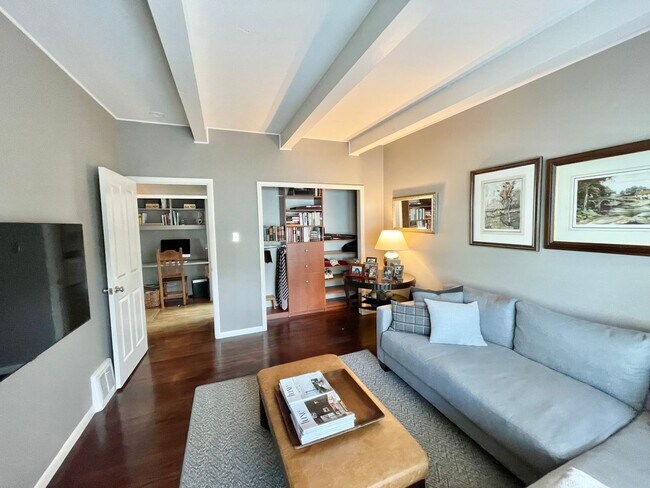 Building Photo - 3BR/2.5BA INCOMPARABLE Views!!! Prime Corona Heights Residence! 2 car parking and laundry! PROGRE...