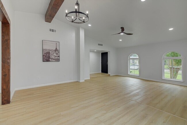 Building Photo - 15507 Sierra Valle Dr