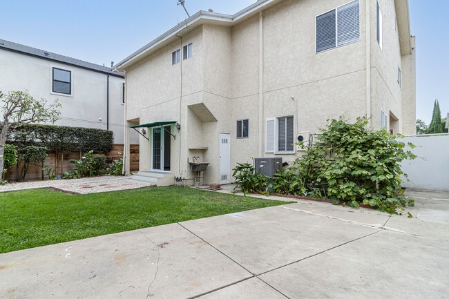 Building Photo - 4130 Vinton Ave