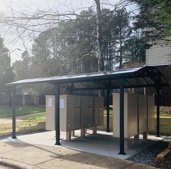 Building Photo - 2950 Trailwood Pines Ln