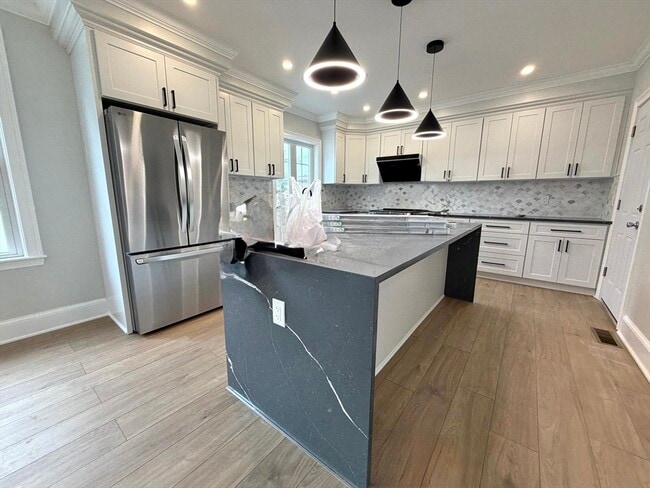 Building Photo - 67 Jewett St