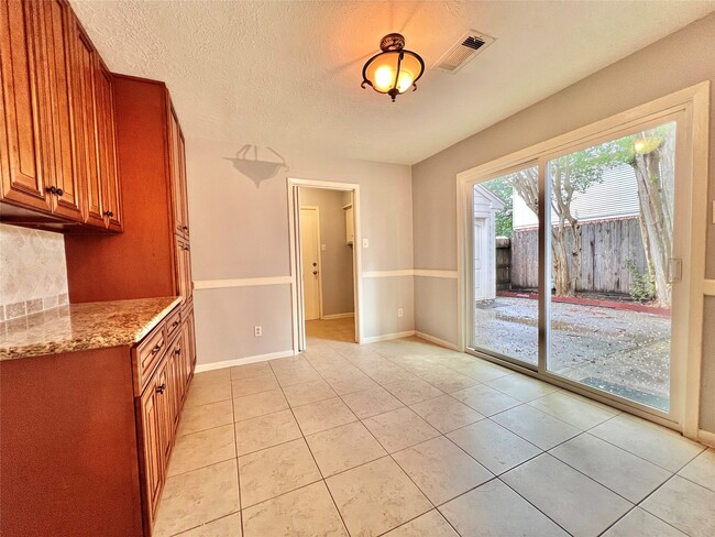 Building Photo - 11407 Briar Rose Dr