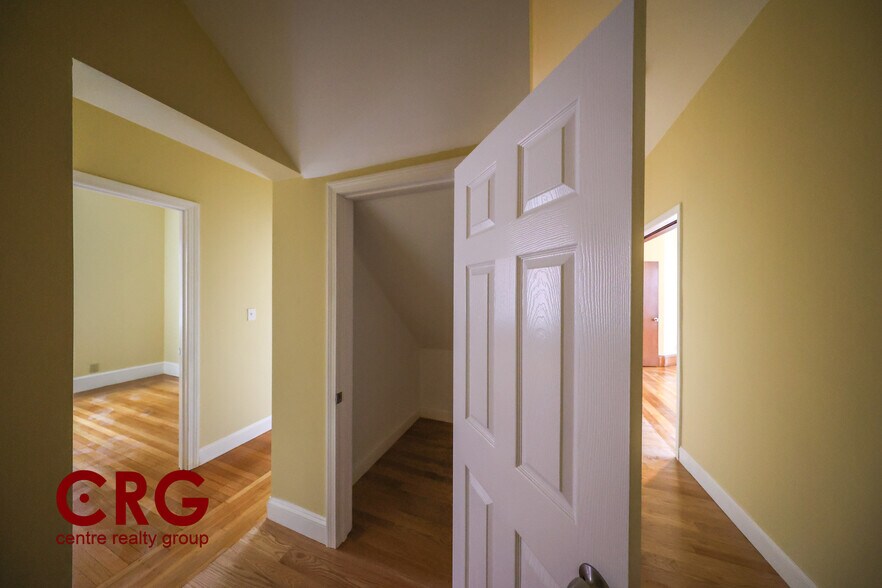Building Photo - 22 Grand View Ave