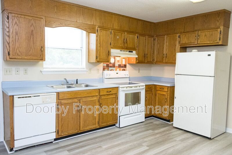 Building Photo - 7808 Holiday Hills Cir