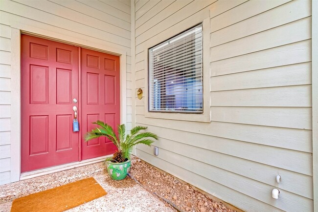 Building Photo - 395 Rancho Bauer Dr