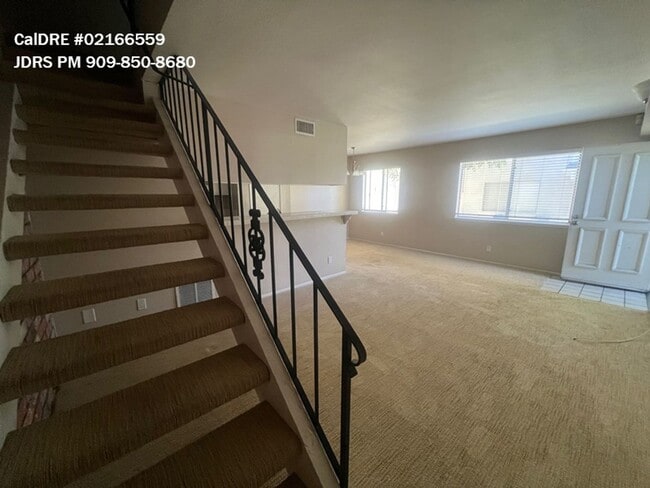 Building Photo - La Verne 2 Bedroom Condo