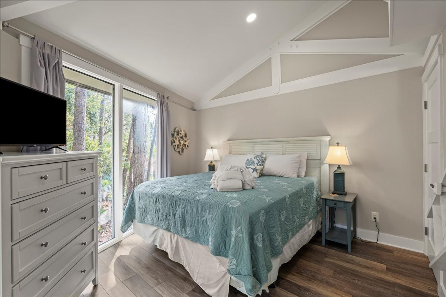 Building Photo - 2041 Deer Island Rd