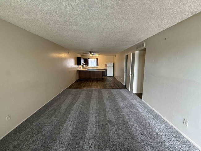 Building Photo - 2153 S Winstel Ave