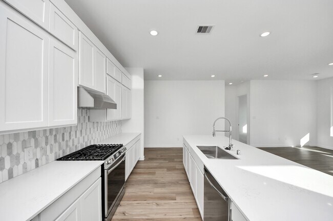 Building Photo - 32031 Victoria Meadow Dr