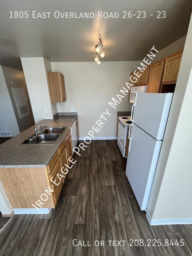 Building Photo - 1805 E Overland Rd