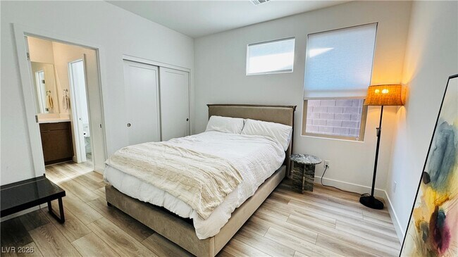 Building Photo - 9836 Starlight Ridge Ave