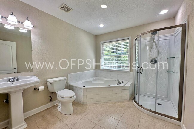 Building Photo - 4490 FL-87