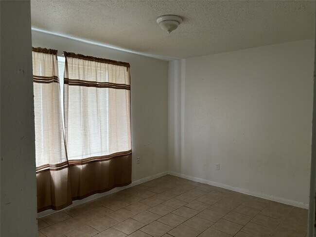 Building Photo - 12211 Wood Spring Ln