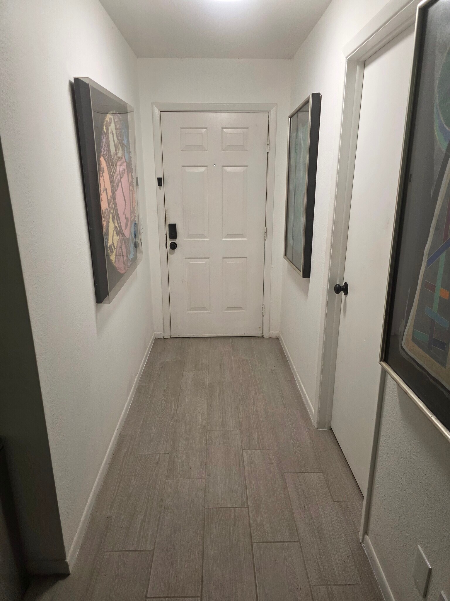 Building Photo - 10501 Lake Vista Dr