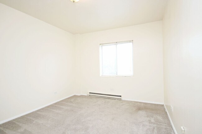 Building Photo - Student-Friendly Apartment Near Scott Stad...