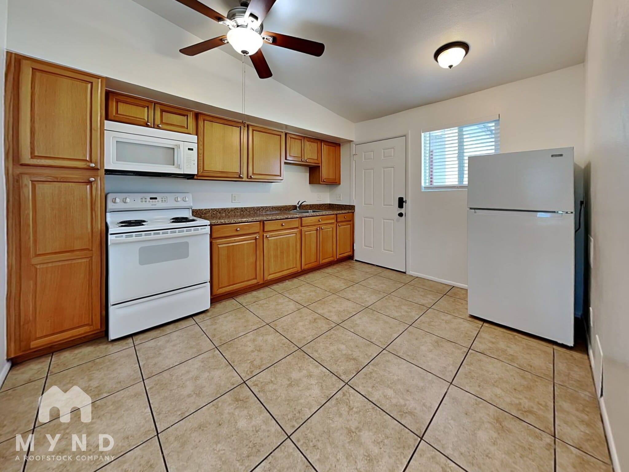 Building Photo - 10435 N 11th Ave