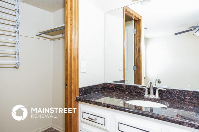 Building Photo - 809 S Silver Leaf Dr