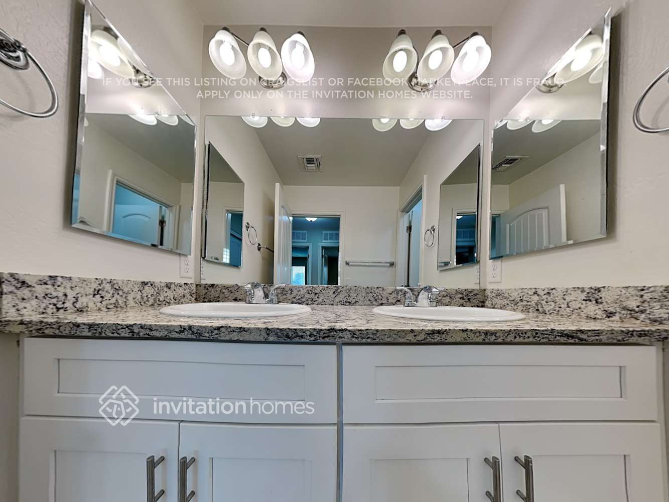 Building Photo - 3293 E Sheffield Rd