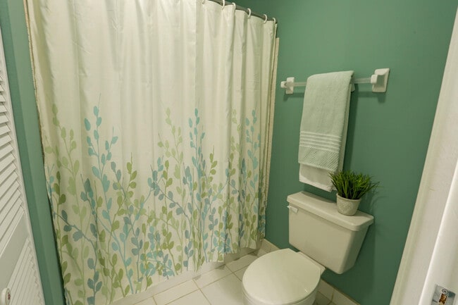 Building Photo - 2521 Pansy Ln