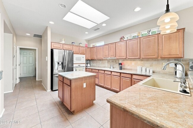 Building Photo - 20093 N Rawhide Way