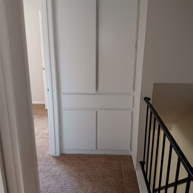 Building Photo - 5650 Birchmont Dr