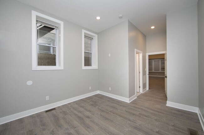 Building Photo - Brand New 1 Bed/1.5 Bath Apartment on Broadway Avenue in Camden!